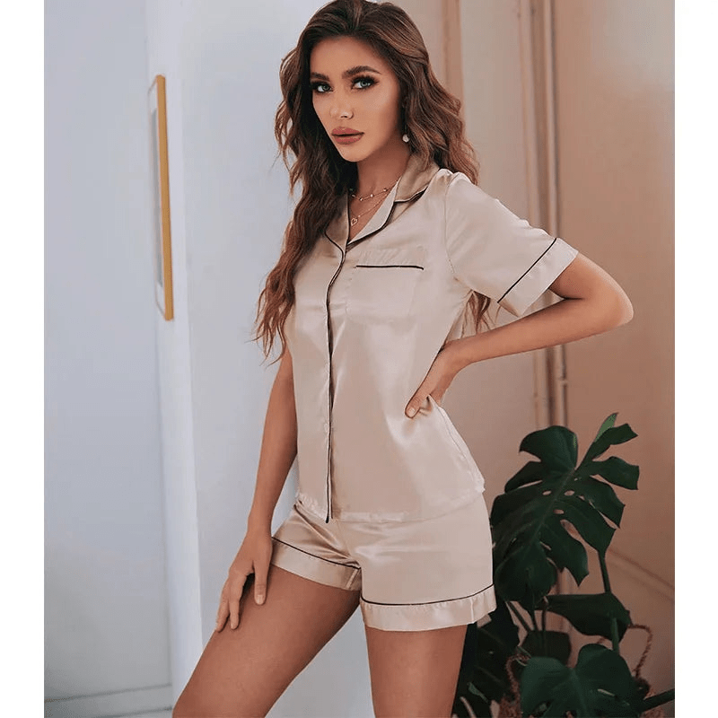 Levoire | Ensemble de pyjama en satin pour femmes, court et confortable Beige