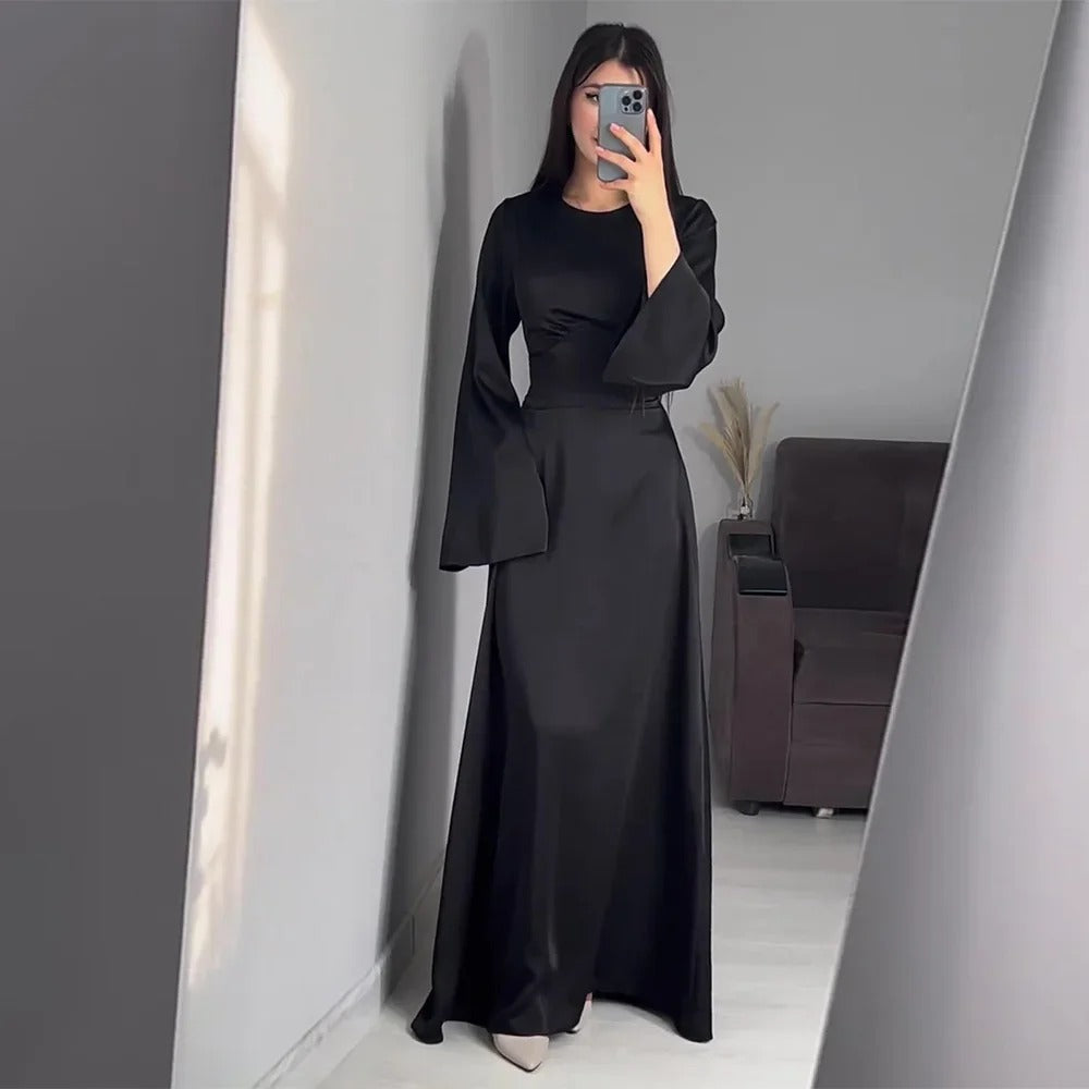 Levoire | Robe longue élégante en satin Noir