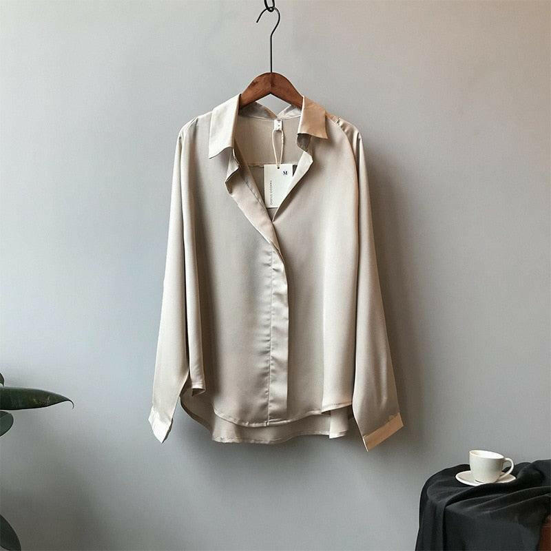 Levoire | Femme Blouse Satin Décolleté V